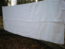 une nappe vintage blanche en damassée 168x140cmet 6 serviettes 40x40cm