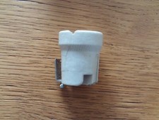 ancienne lampe ,1 ancienne douille porcelaine  pour  lampes hublots.