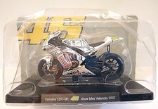  YAMAHA YZR-M1 SHOW BIKE VALENCIA 2007 VALENTINO ROSSI 1/18 SCALE MOTORCYCLE