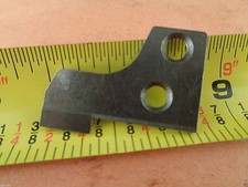 Couteau inférieure surjeteuse