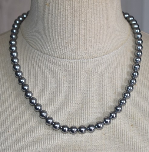 Collier perles grises - de,