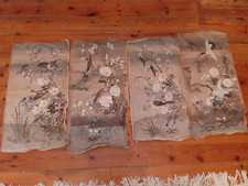 4 BEAUX PANNEAUX DE TISSU OU SOIE PEINTS MAIN XIX JAPON FLEURS OISEAUX