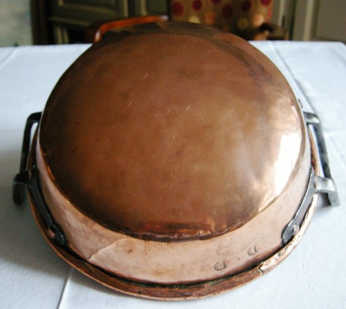 Tres ancienne bassine - tres,
