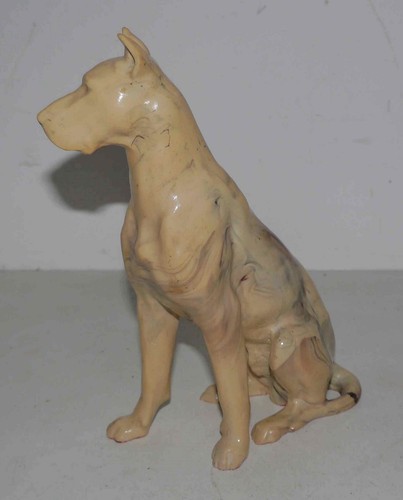 Chien décoratif en - chien, (danois?)
