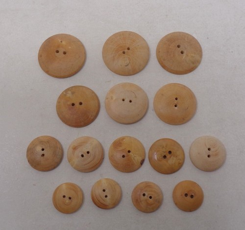 Lot boutons anciens - anciens, bois