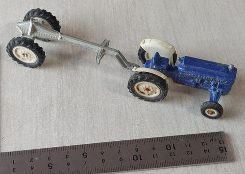 Ancien tracteur remorque - tracteur,