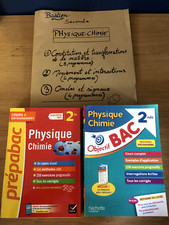 Vends lot de 2 manuels scolaires de Seconde en physique chimie + cours 