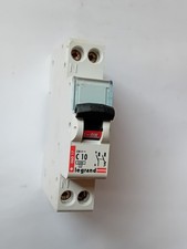 DISJONCTEUR LEGRAND 10A 06017