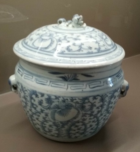 Tres ancien pot - tres,