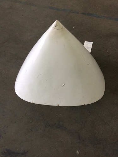 Cessna 402 nose - nose, cone
