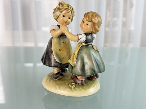 Figurine hummel 353 danse - figurine,