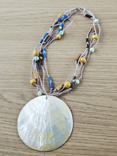 Collier pendentif coquillage