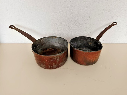 Tres anciennes casseroles en - casseroles,