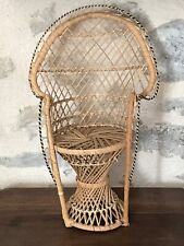 Fauteuil miniature en rotin