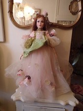 22" Doll Createur Mundia 2000 Copyright Rose Dress
