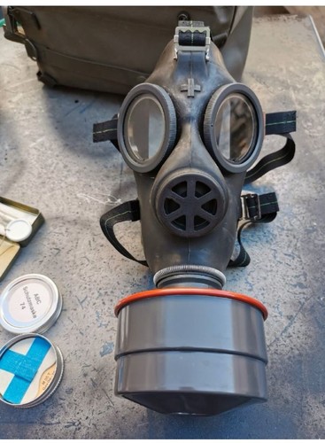 Masque gaz - à,