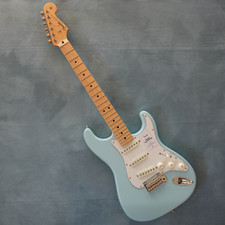 Fender Made in Japan Junior Collection Stratocaster Maple Satin Daphne Blue