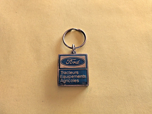 Ancien porte clé tracteurs - porte,