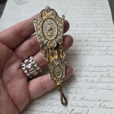 CHATELAINE Ancienne Napoléon III en Laiton XIXè Porte Montre
