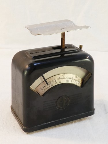 Pese lettre balance en - balance,