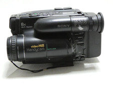 HS POUR PIECES / SONY CCD TR705E CAMECOPE HI8 VIDEO CAMERA RECORDER HANDYCAM
