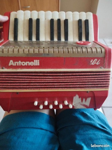 Petit accordéon antonelli - petit,
