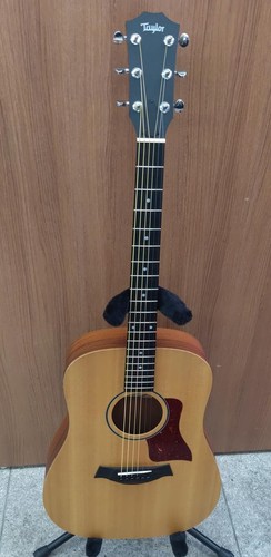 Guitare acoustique électrique