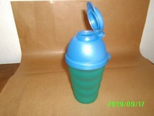 tupperware  verre gourde verte et bleu