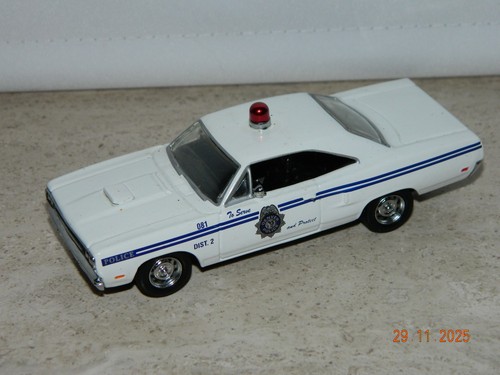 Plymouth road runner dinky - runner,