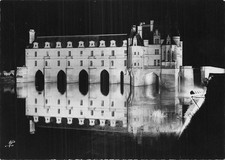 37 CHENONCEAUX LA FACADE EST ILLUMININEE
