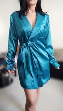 Robe chic satinée vert NEUVE