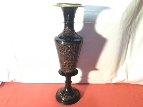 Vase oriental dinanderie de - en,