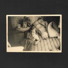 Fille chambre intérieur