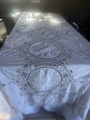 Superbe grande nappe ancienne