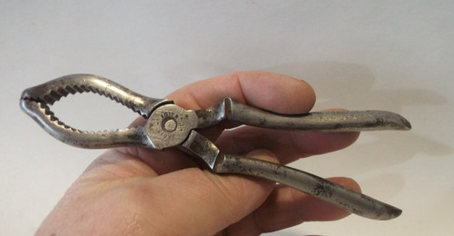Ancien casse noix fer - noix,