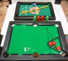 CHILDREN'S MINI BILLIARD FIGURINE TOY 2 TABLES BALLS BALLS