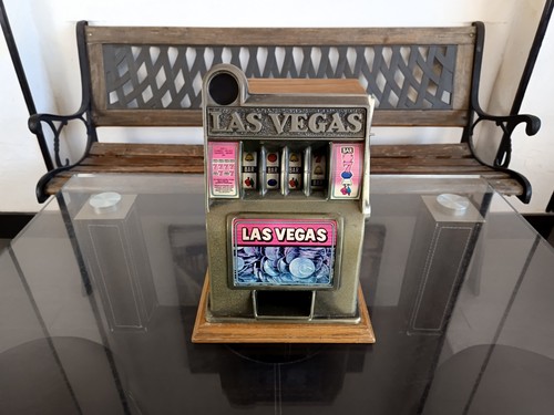 Ancienne machine sous - ancienne,