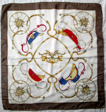 - CELINE  Foulard  soie TBEG