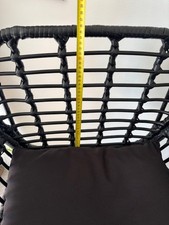 Tabourets de bar. Deux magnifiques tabourets de bar en résine imitation rotin.