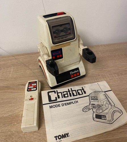 Tomy chatbot robot - -,
