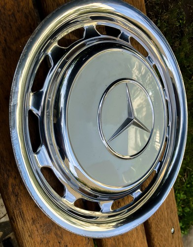 Enjoliveur mercedes benz - enjoliveur, mercedes-benz