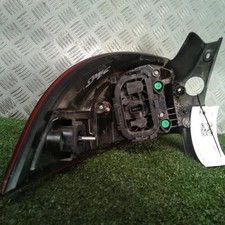 Feu arriere principal droit