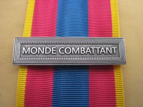 Agrafe monde combattant - agrafe,
