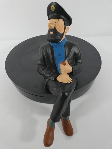 Une statuette capitaine - une, de