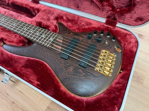 Guitare basse électrique