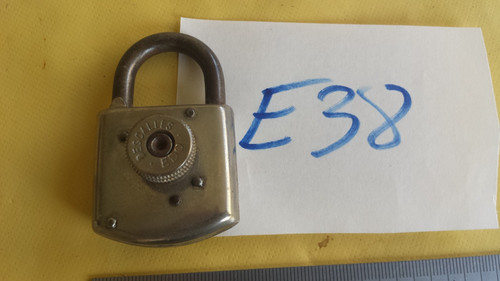 E38 ancien cadenas à - ancien,