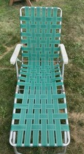 Vintage Green/Turquoise Aluminum Webbed Chaise Tri-Fold Lawn Lounge Chair Nice