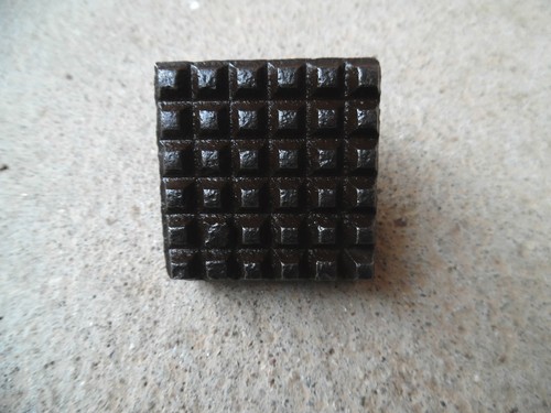 Old tool outil - /,