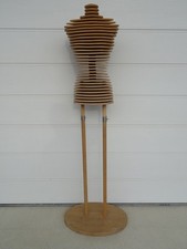 mannequin en bois DESIGN