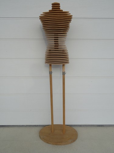 Mannequin bois design - en,